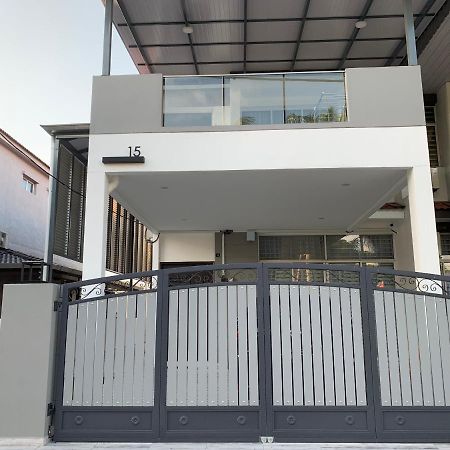 Brand New Cosy Minimalist Home Butterworth Exterior photo